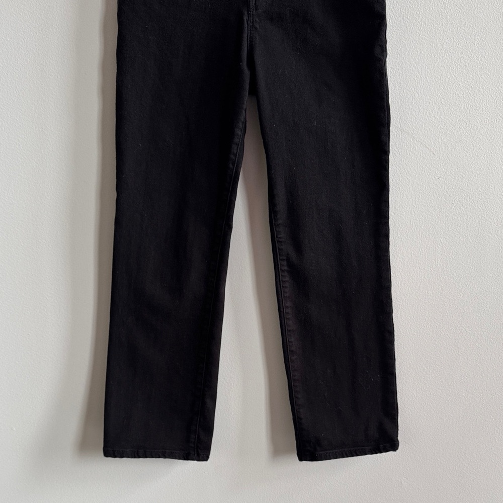 Good American NEVER FADES GOOD PETITE STRAIGHT JEANS - Picture 9 of 15